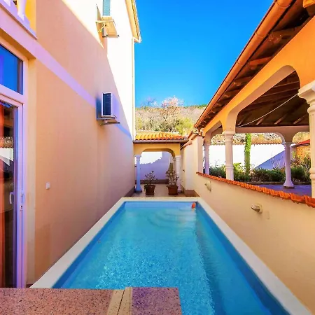 Peaceful In With Bubble Bath Apartment