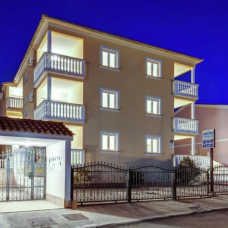 Apartment In Rome Near Center *